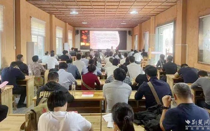 寧波、黃岡兩地人才交流現(xiàn)場。.webp.jpg.jpg